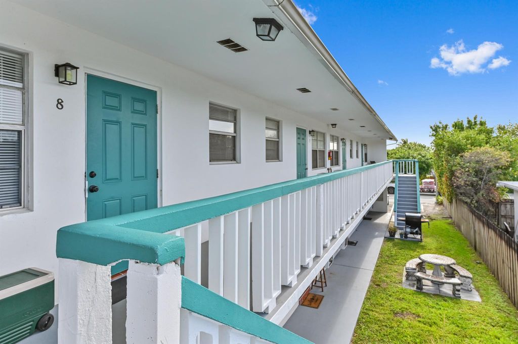 Photo of 1111 N Federal Highway #6, Lake Worth Beach, FL 33460 (MLS # R11078104)