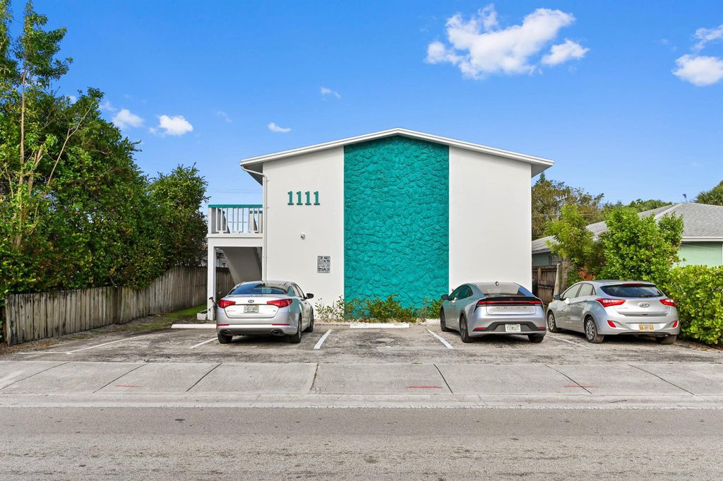 Photo of 1111 N Federal Highway #6, Lake Worth Beach, FL 33460 (MLS # R11078104)