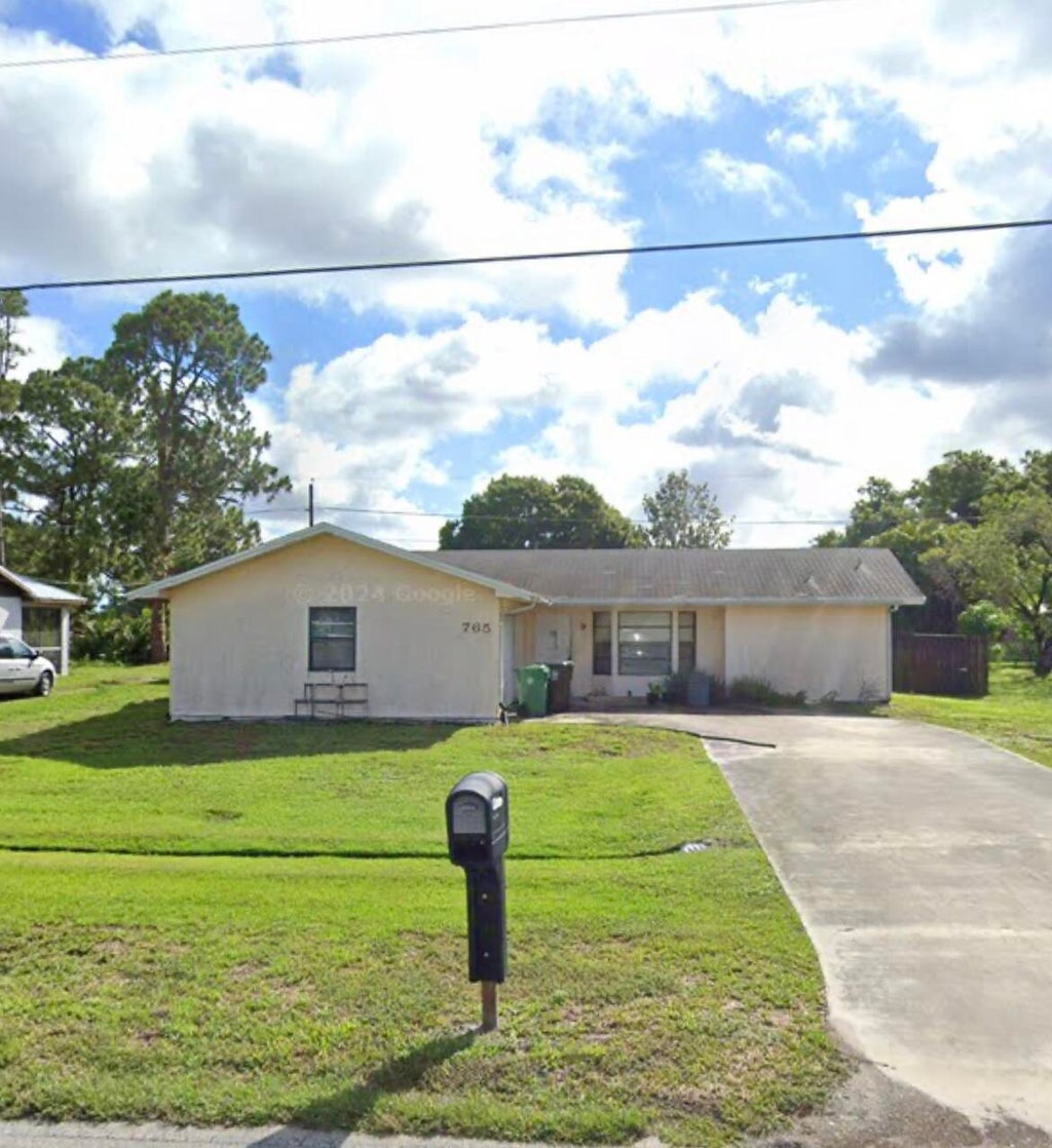 Photo of 765 SE Floresta Drive, Port Saint Lucie, FL 34983 (MLS # R11136183)