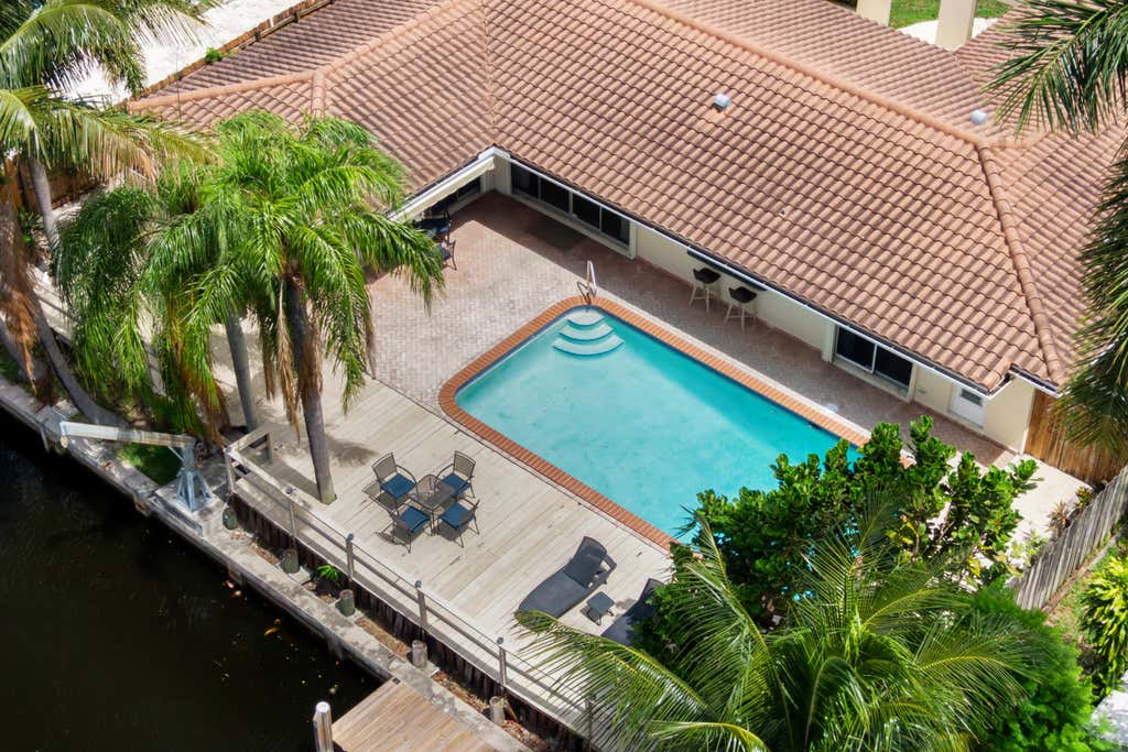 Photo of 1418 NE 57th Place, Fort Lauderdale, FL 33334 (MLS # B26037762)