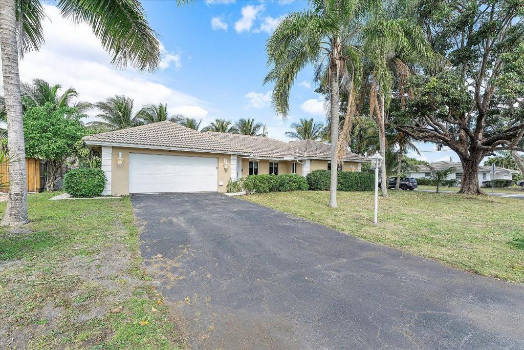 Photo of 2101 Park Place, Boca Raton, FL 33486 (MLS # R11053354)