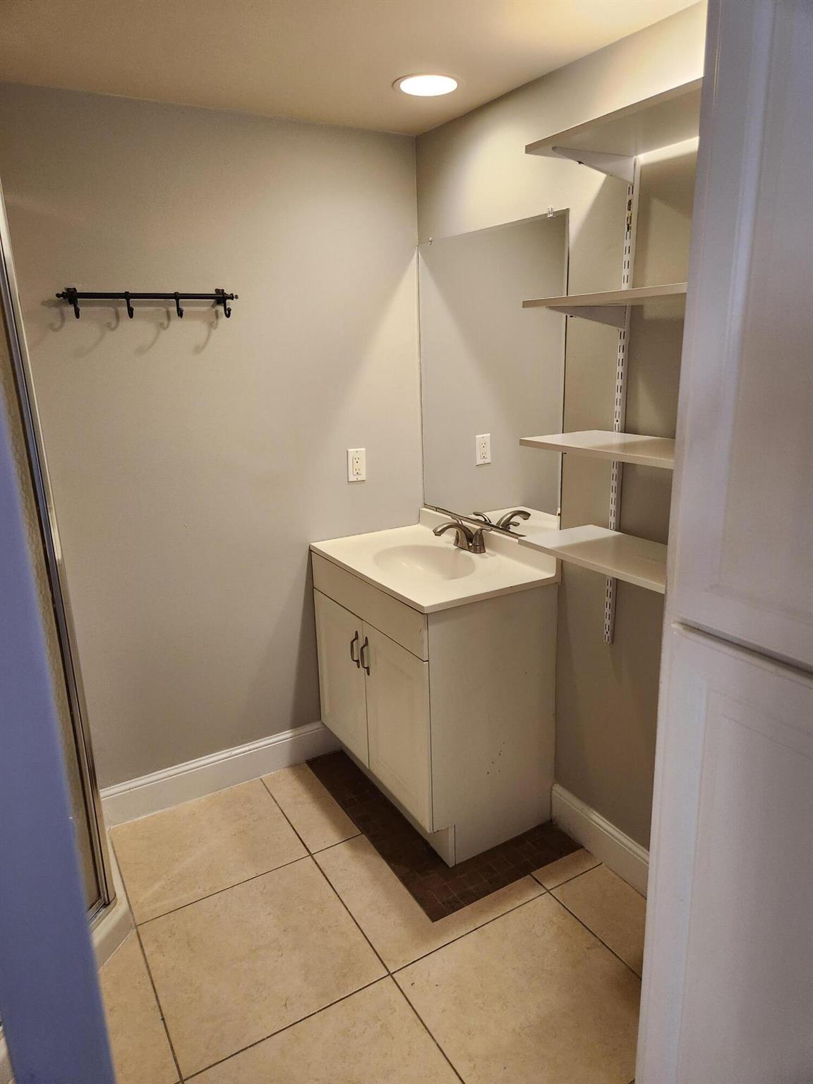 VILLAGE OF SANDALWOOD LAK - Residential Lease