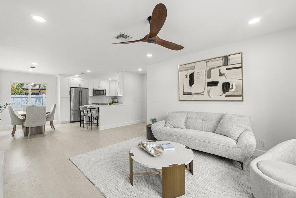 Photo of 107 NE 10th Street, Delray Beach, FL 33444 (MLS # R11092315)