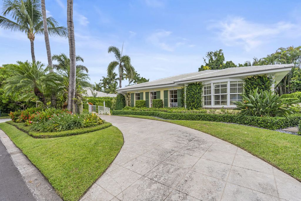 Photo of 241 Via Linda, Palm Beach, FL 33480 (MLS # R11123310)