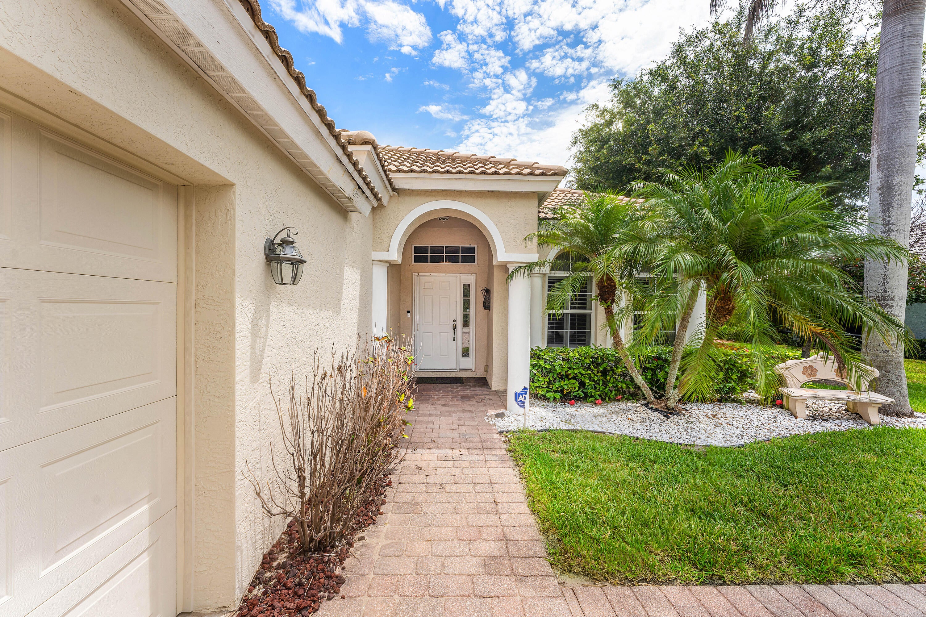 4717 NW Winter Oak Court