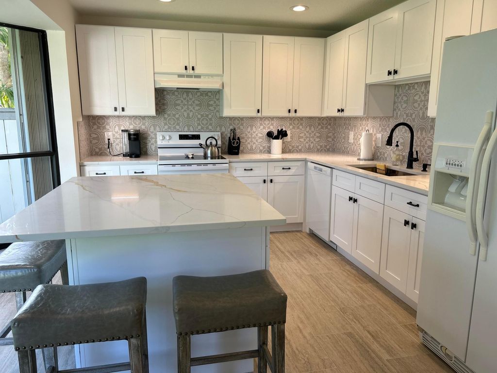 Photo of 13383 Bedford Mews Court, Wellington, FL 33414 (MLS # B26013815)