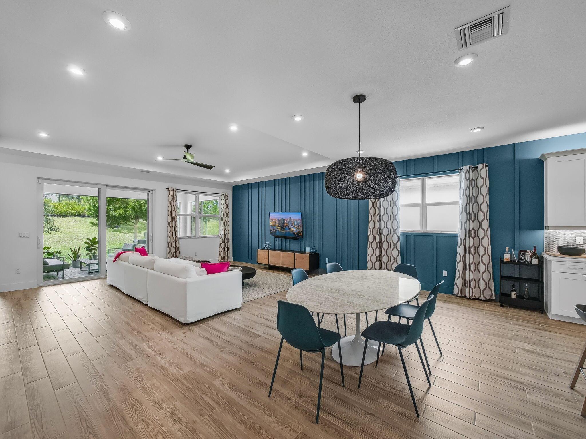 TELARO AT SOUTHERN GROVE - Residential