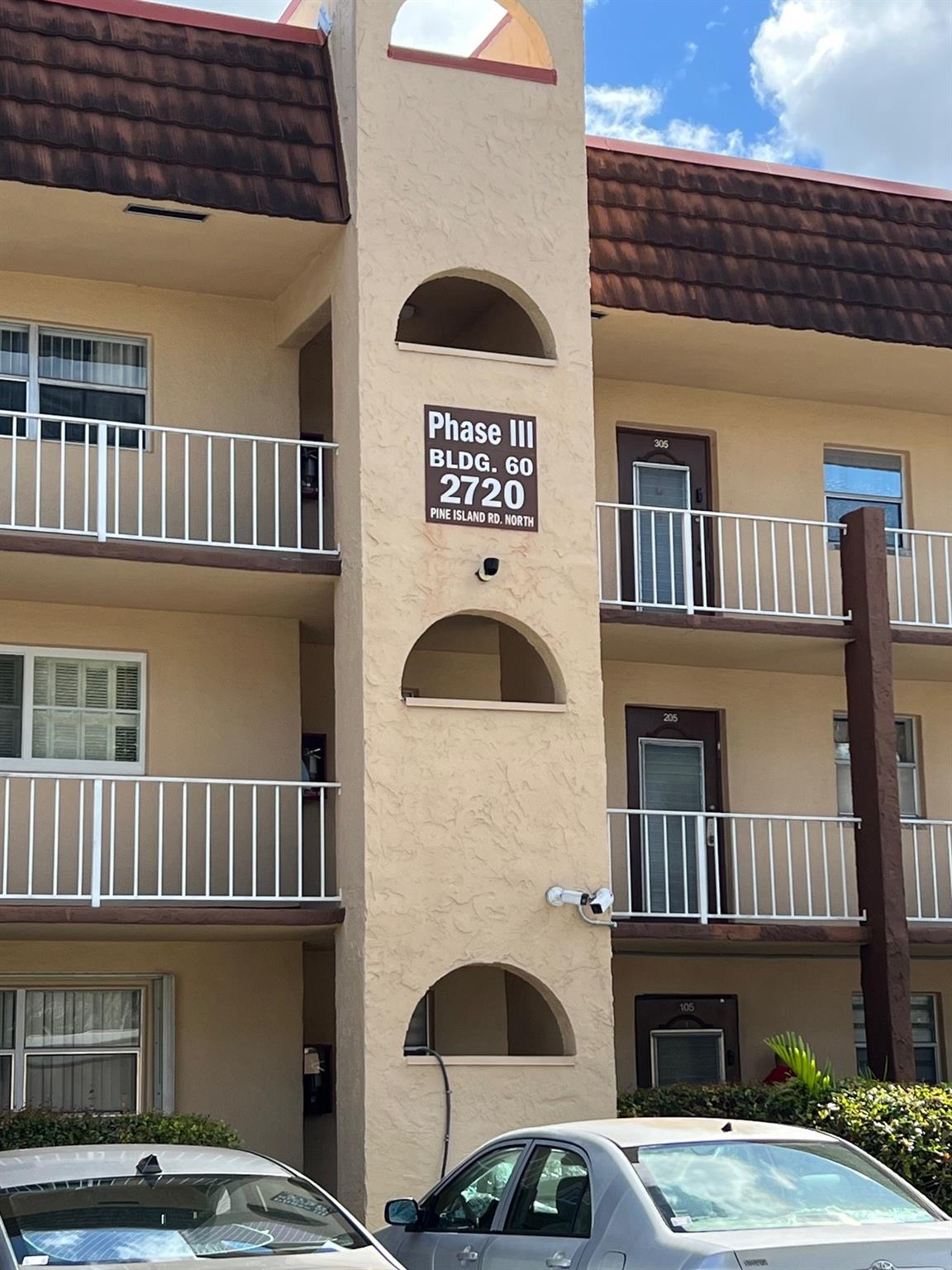 Renovated 2Bed/2Bath Condo in 55+ Community in Sunrise Lakes Phase III
Don't miss this opportunity to own a move-in-ready first-floor condo located in the heart of Sunrise, one of the best cities to retire in South Florida. This beautiful home features a spacious layout with a charming porch overlooking a lake, providing a relaxing space. Additionally, there is a storage space conveniently located on the top floor.
Enjoy this resort-style amenities, including a golf course, a grand clubhouse with an indoor heated pool, outdoor pools, a card room, a gym, a theater, and a variety of social and recreational activities. Plus, this unit has an additional pool nearby, offering even more convenience. Assigned parking and ample guest parking are included.