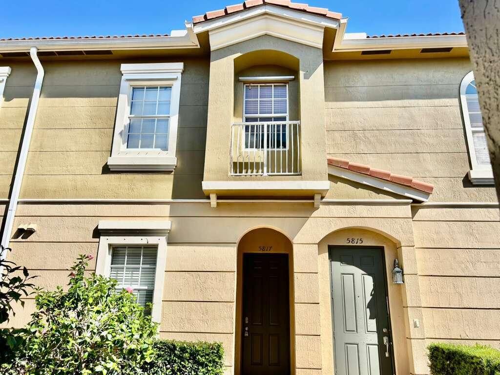 HAMPTON HILLS CONDO - Residential