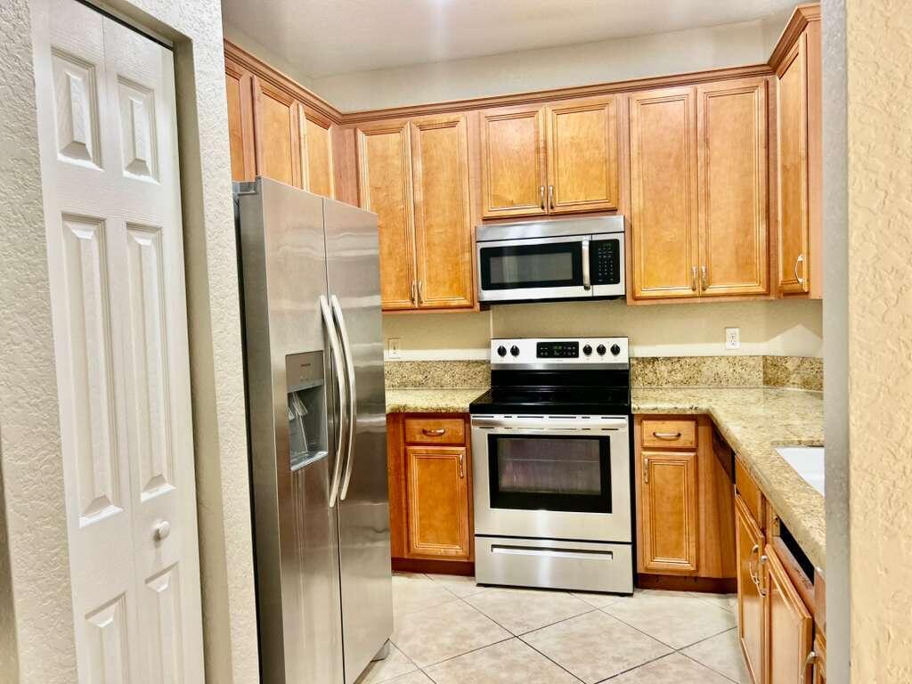 HAMPTON HILLS CONDO - Residential