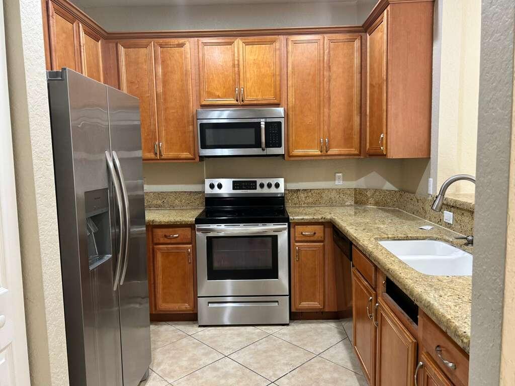 HAMPTON HILLS CONDO - Residential