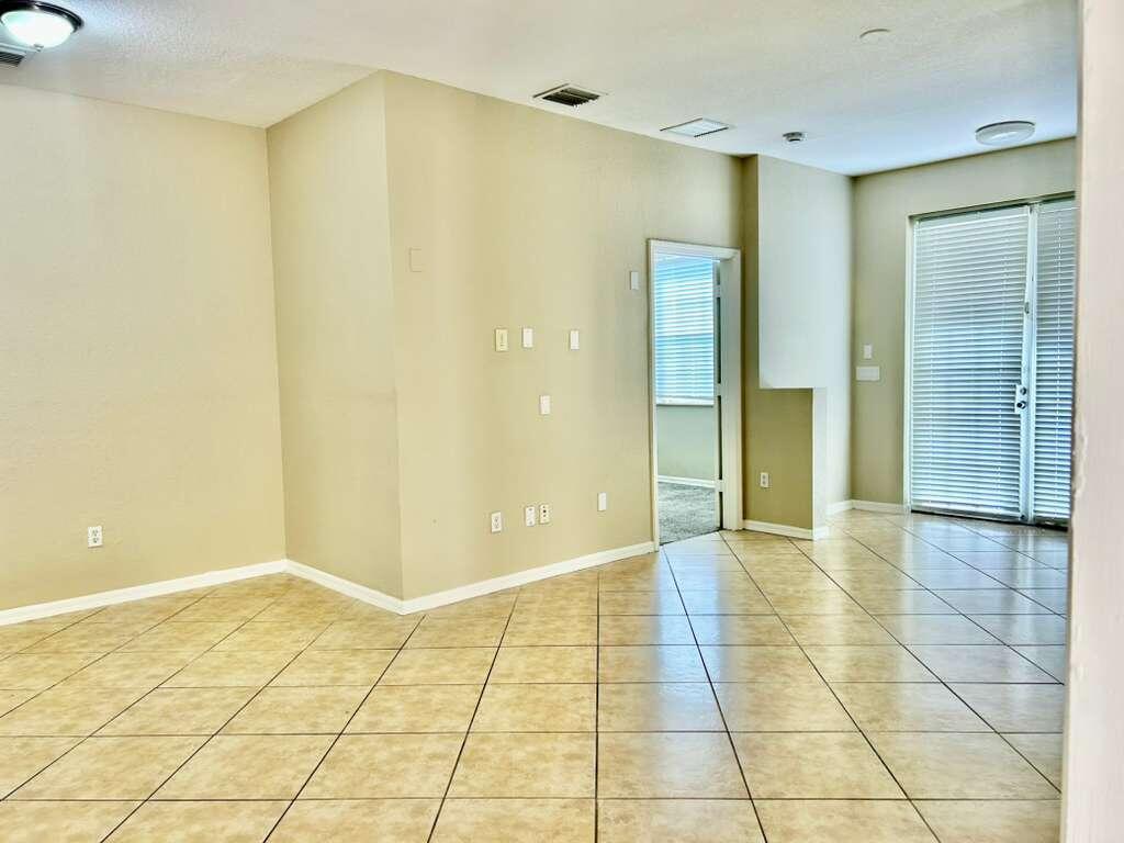 HAMPTON HILLS CONDO - Residential