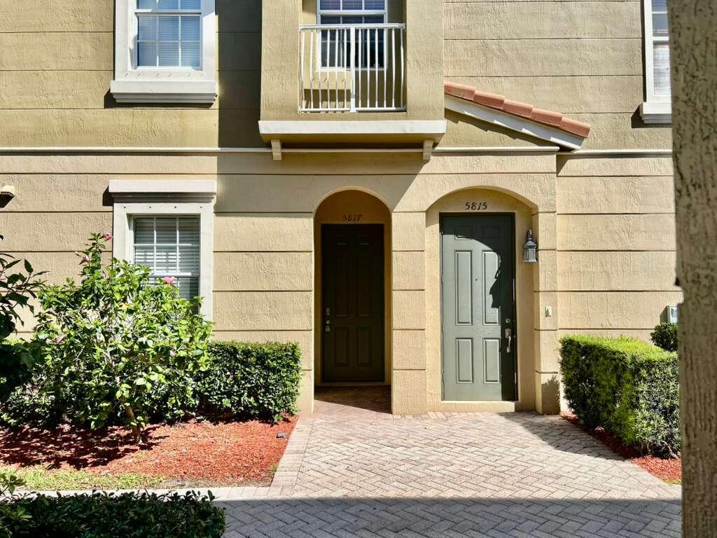 HAMPTON HILLS CONDO - Residential