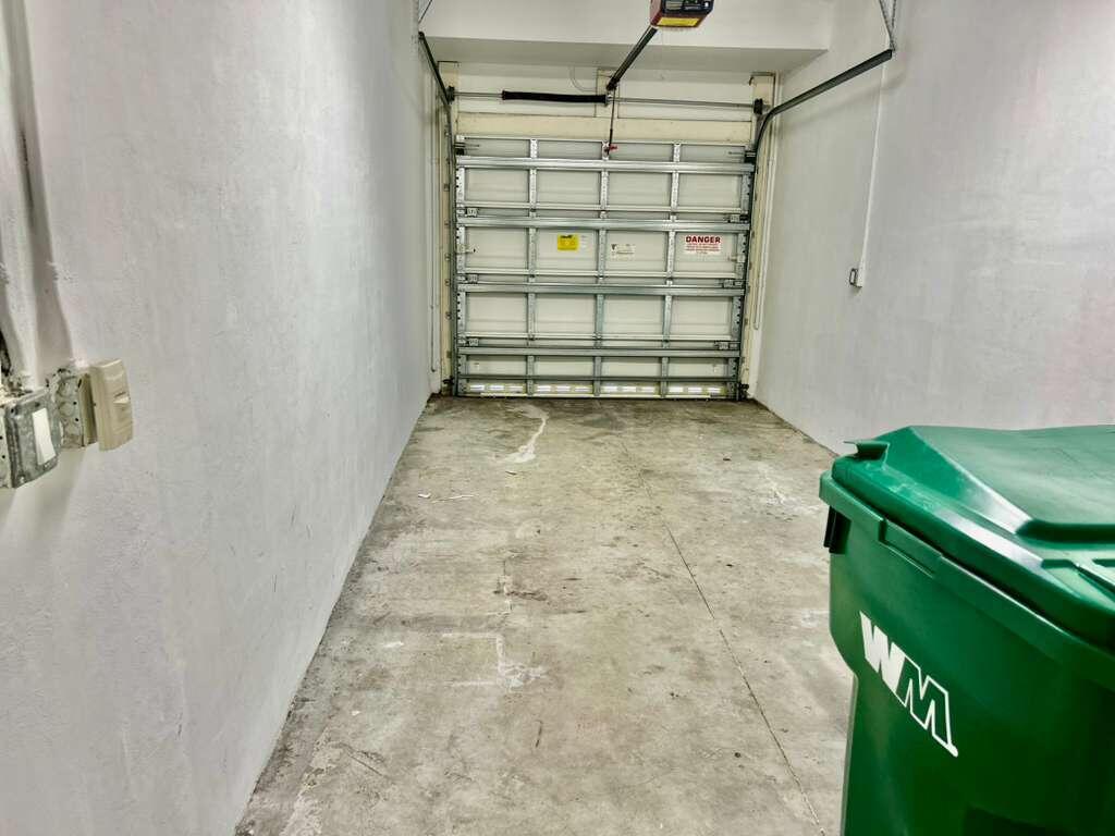 HAMPTON HILLS CONDO - Residential