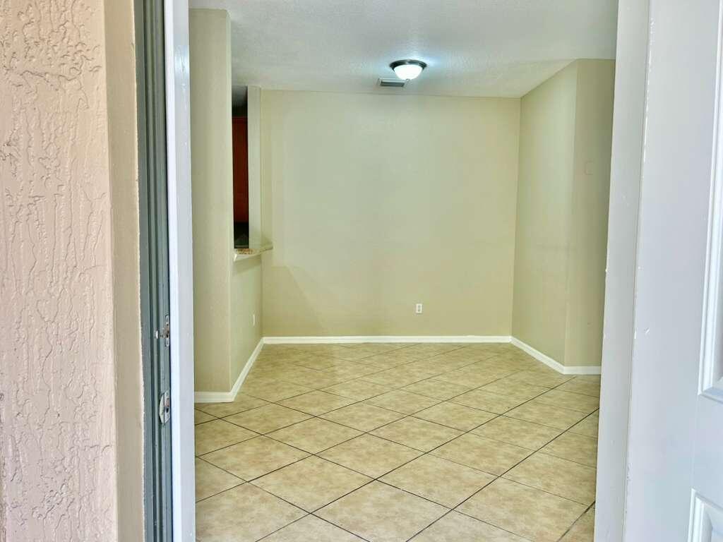 HAMPTON HILLS CONDO - Residential