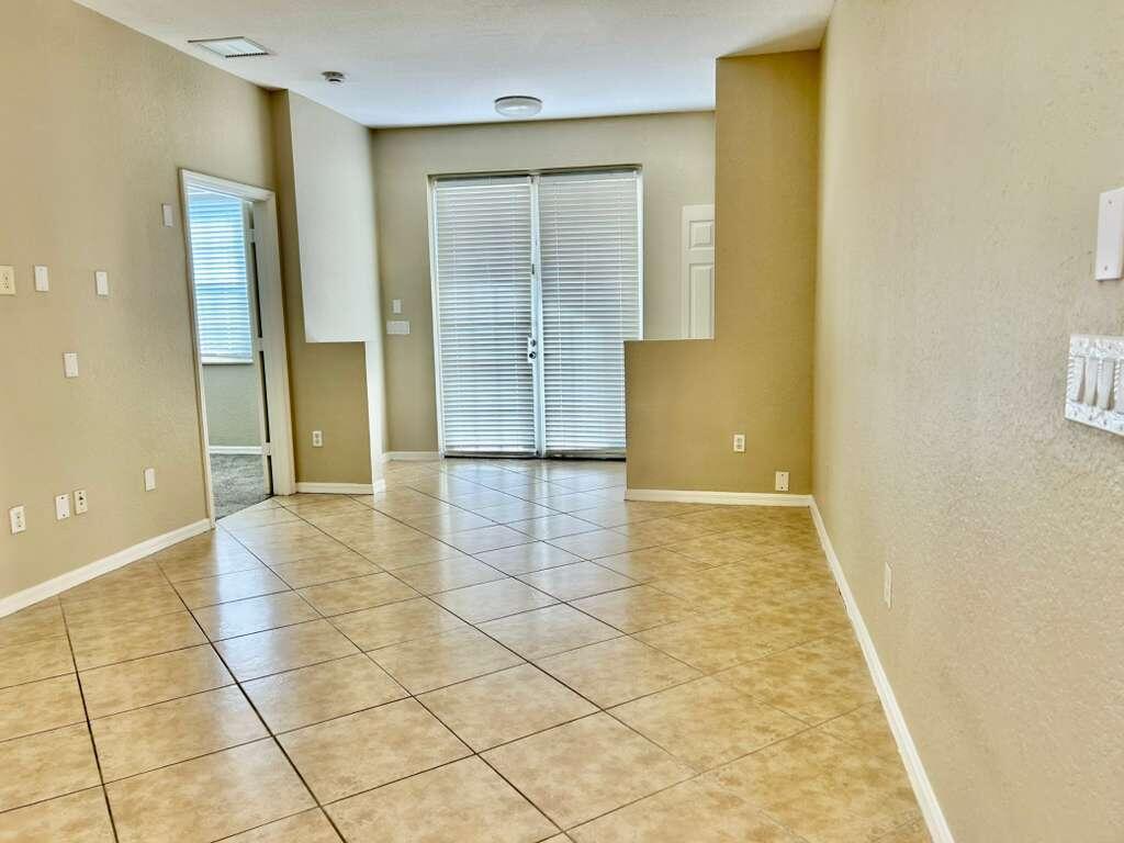 HAMPTON HILLS CONDO - Residential