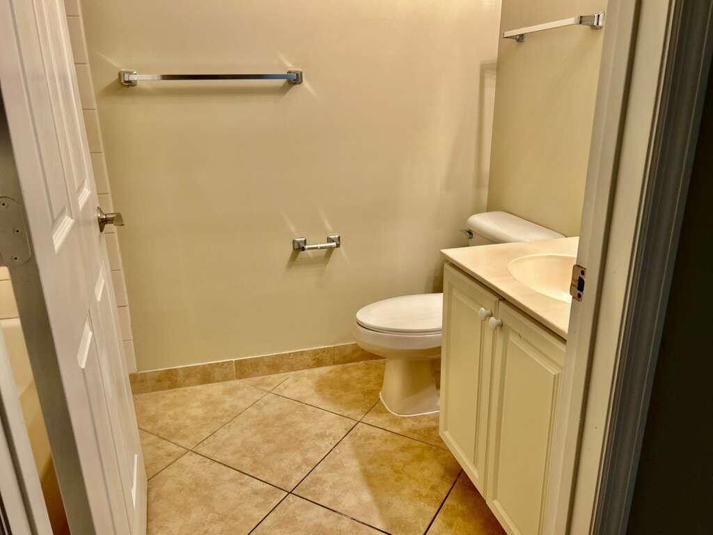 HAMPTON HILLS CONDO - Residential