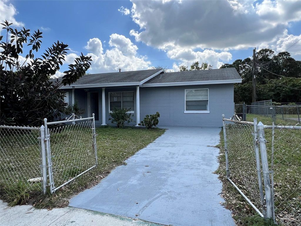 Photo of 308 Essex Dr, Fort Pierce, FL 34946 (MLS # F10534038)