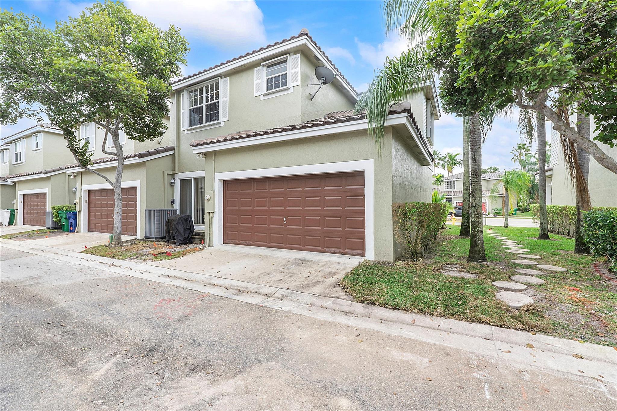 10569 NW 56th Pl