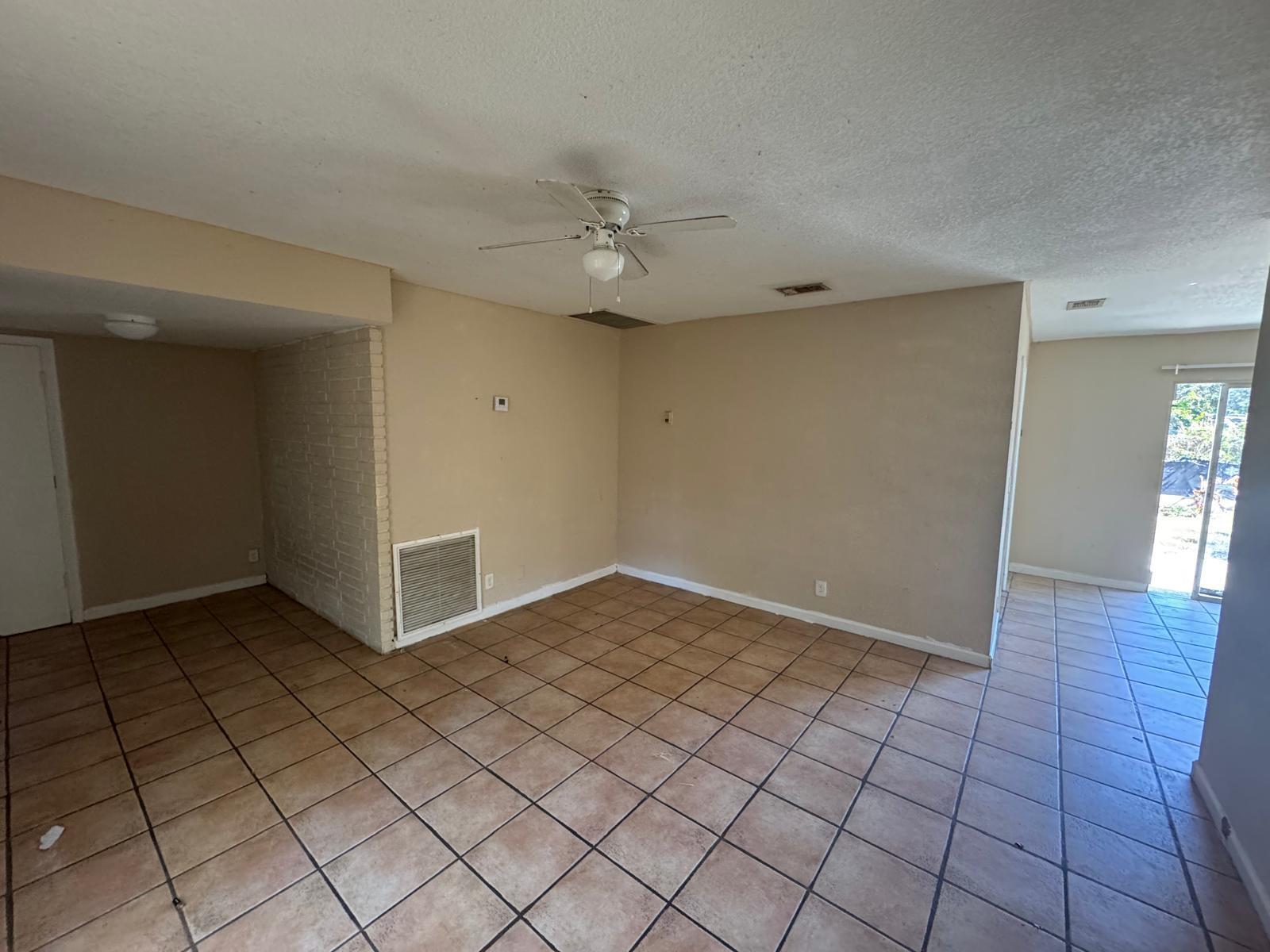 HAVERHILL ACRES - Residential Lease