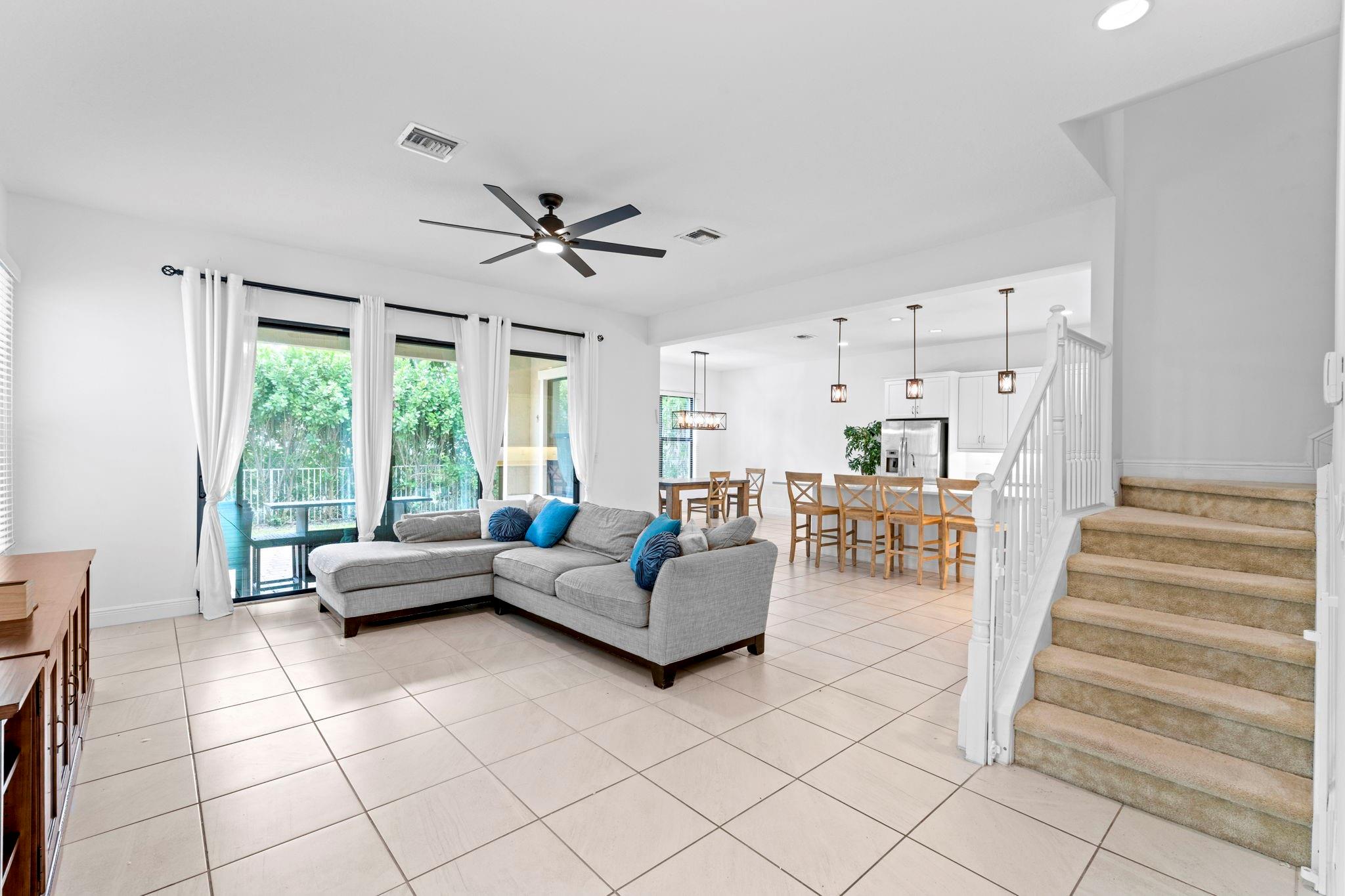 Coral Lago - Residential Lease