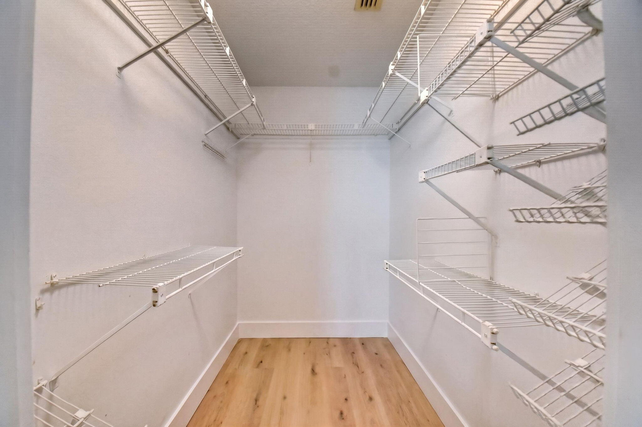 PALM BEACH LEISUREVILLE SEC 8 - Residential