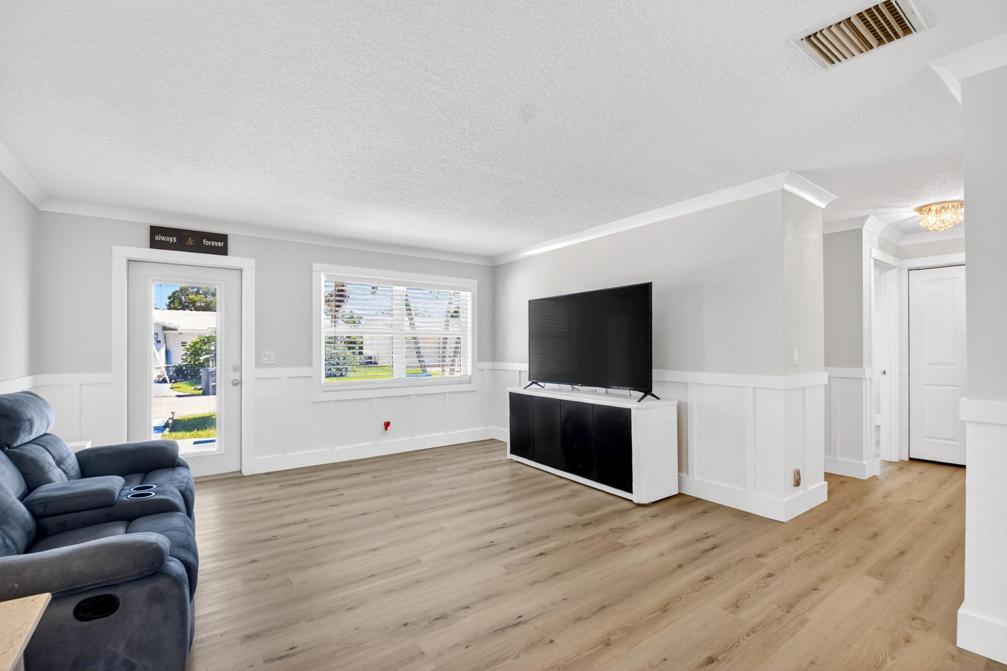 PALM BEACH LEISUREVILLE SEC 8 - Residential