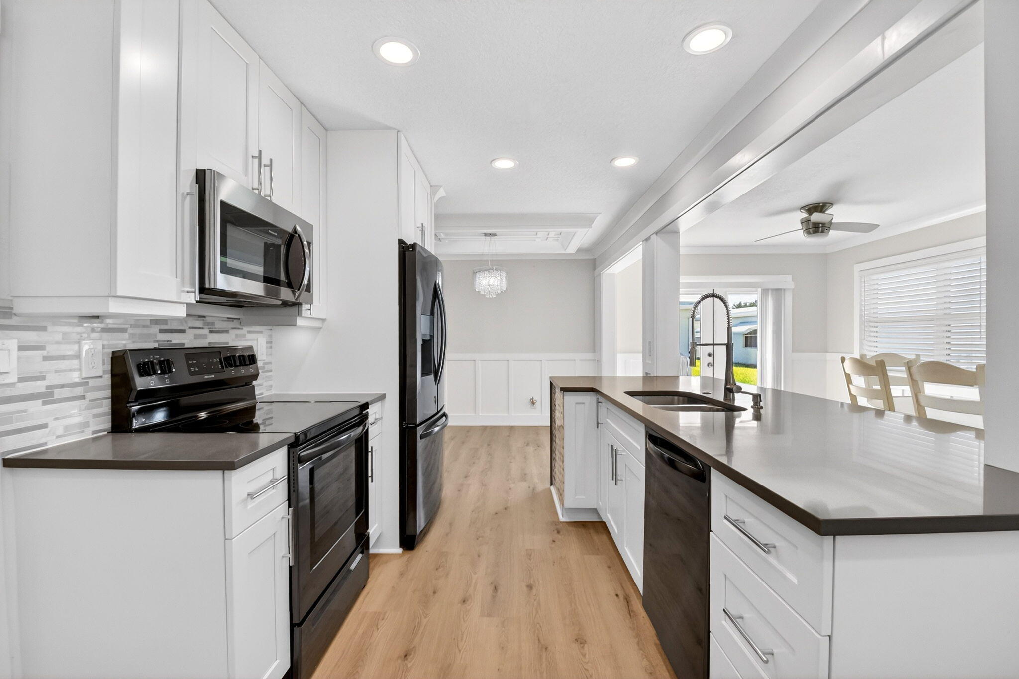 PALM BEACH LEISUREVILLE SEC 8 - Residential