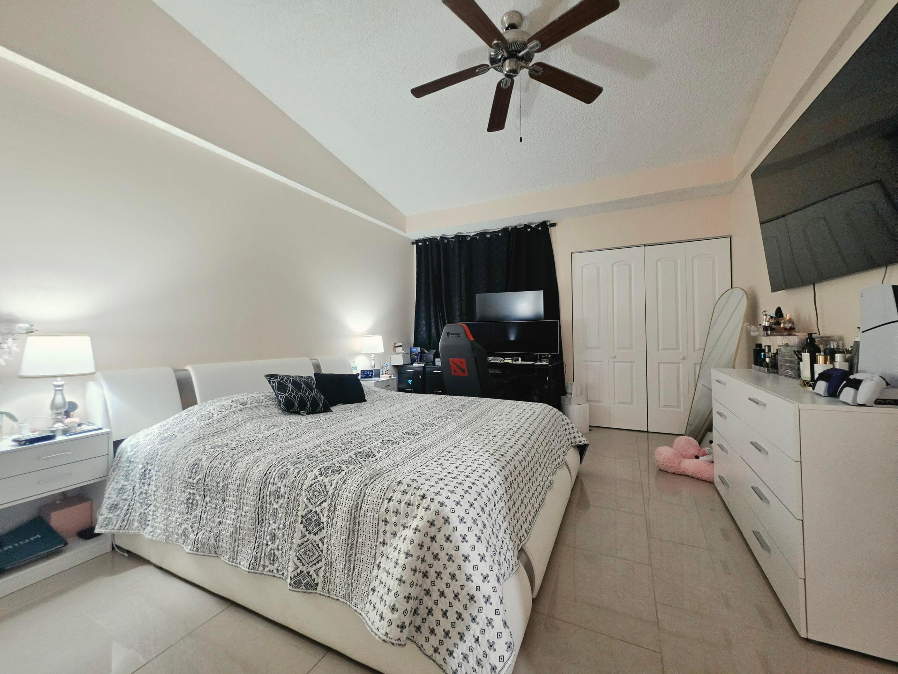 COCO PARC CONDO - Residential Lease