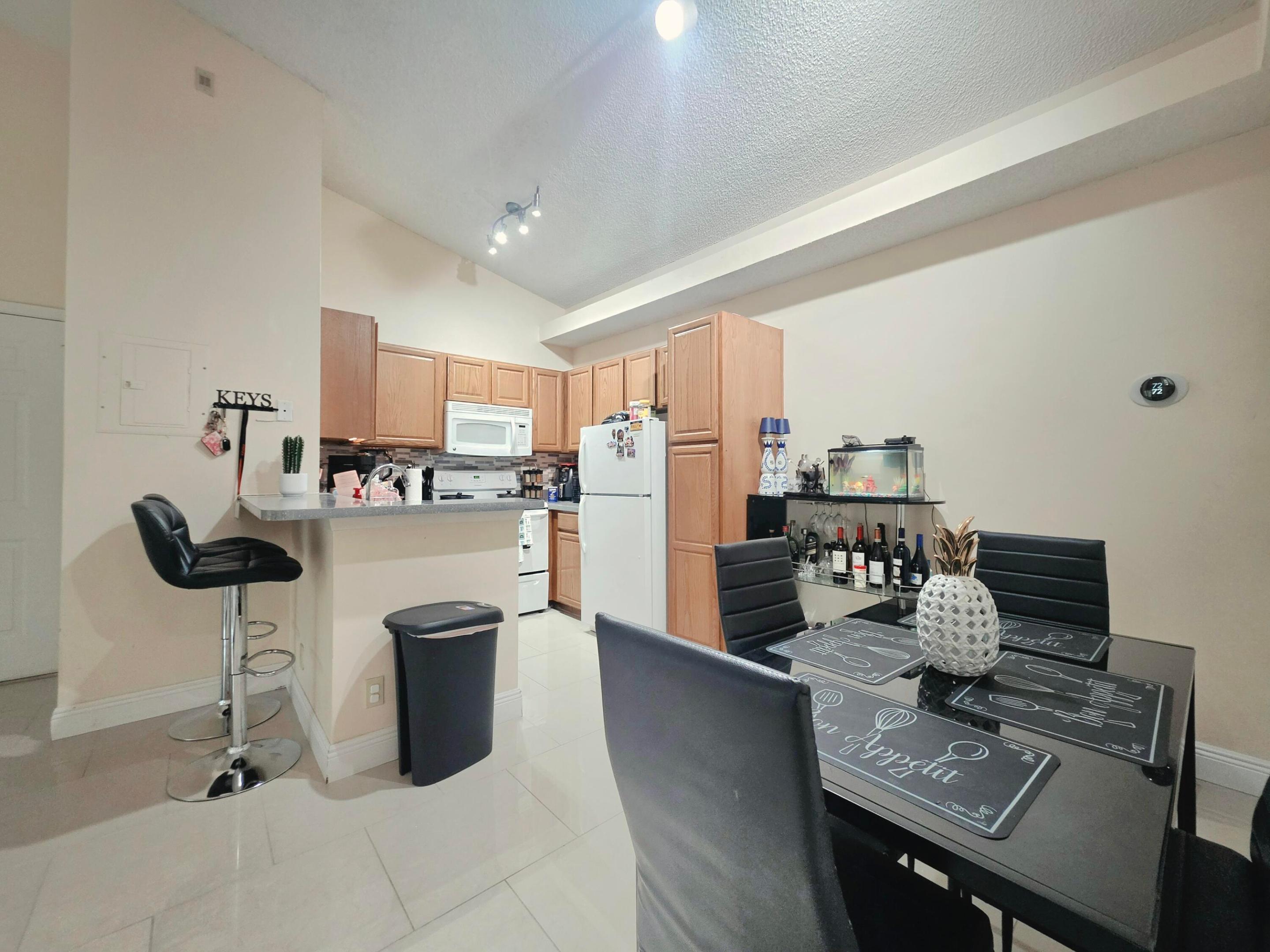 COCO PARC CONDO - Residential Lease