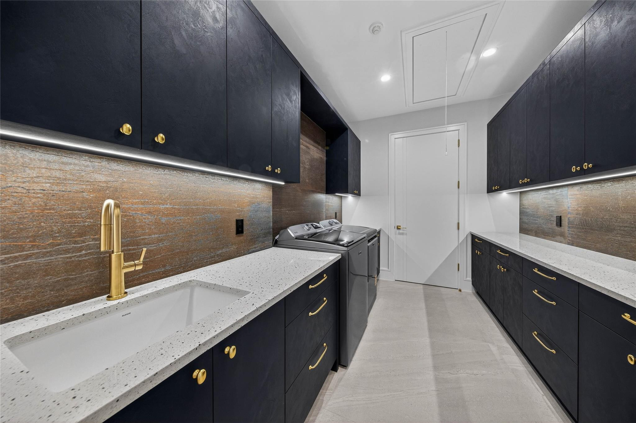 Gould Island 15-62 B - Residential