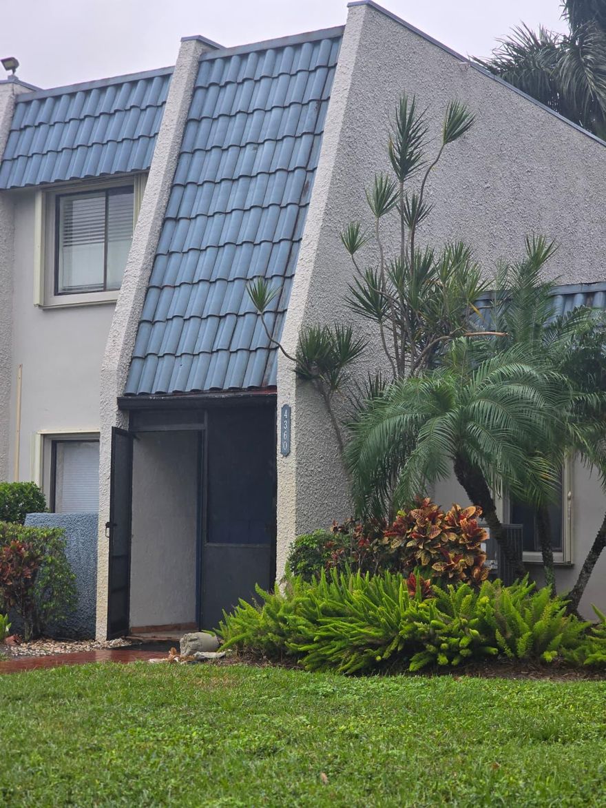 Located in the established Fountains community, this 2-story 3BR/3.5BA townhome offers space and flexibility ideal for multi-generational living or roommates. Tile flooring runs throughout. The main living area opens to a large bonus space with full windows overlooking a private, lush backdrop -- no direct rear neighbors. The ground-floor bath features a skylight, and the downstairs bedroom offers dual entry access. Upstairs, both bedrooms have en-suite baths, including one oversized suite. Private patio and functional layout in a well-positioned community near schools, parks, and major roadways. Located in The Fountains, an established community known for its mature landscaping and convenient location, this townhome offers both flexibility and lifestyle appeal. Maintenance includes cable, water, WiFi, and 24-hour manned security. Residents enjoy access to a fitness center, golf course, pool, and tennis courts.

Inside, tile flooring runs throughout. The main living area opens to a spacious bonus room with full windows overlooking a private, lush backdrop with no direct rear neighbors -- ideal for a den, office, or additional living space. The ground-floor bathroom features a skylight, and the downstairs bedroom offers dual entry access. Upstairs, both bedrooms include en-suite baths, including one oversized suite that can function as a second primary.

Conveniently located near shopping, dining, the Florida Turnpike, and major roadways.