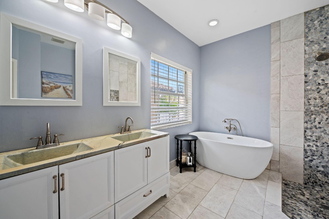 Royal Land Amd 132-20 B - Residential