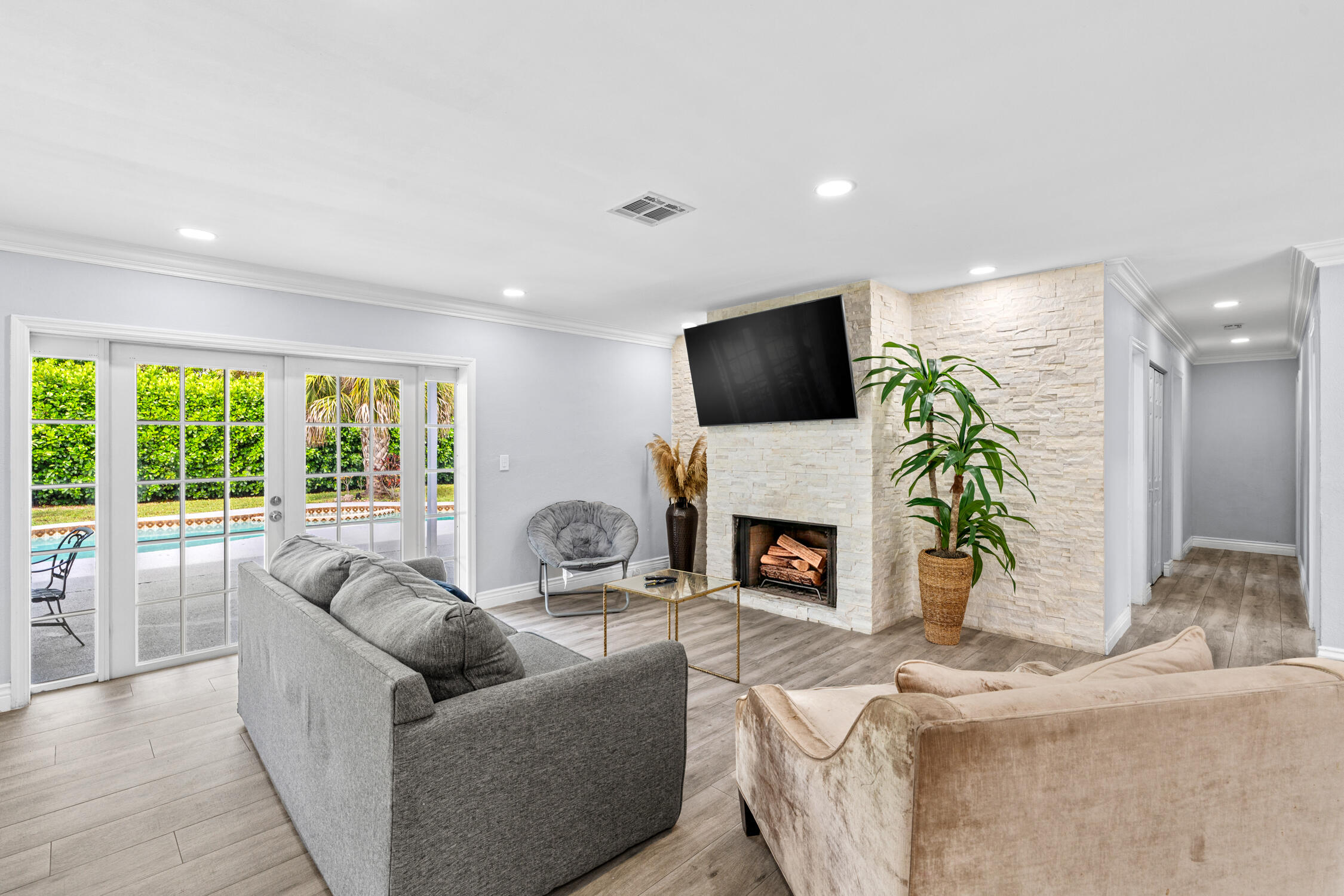 10098 Ramblewood Drive
