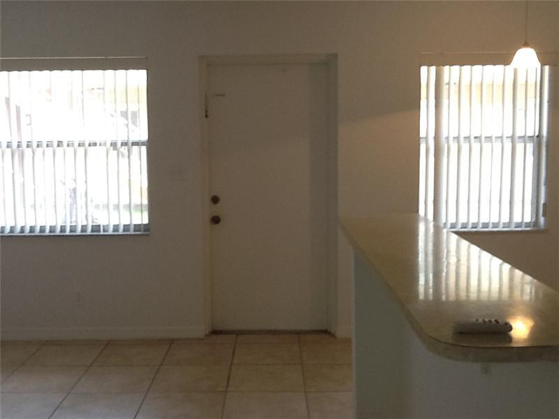 COURTS AT OAKLAND PARK - Residential