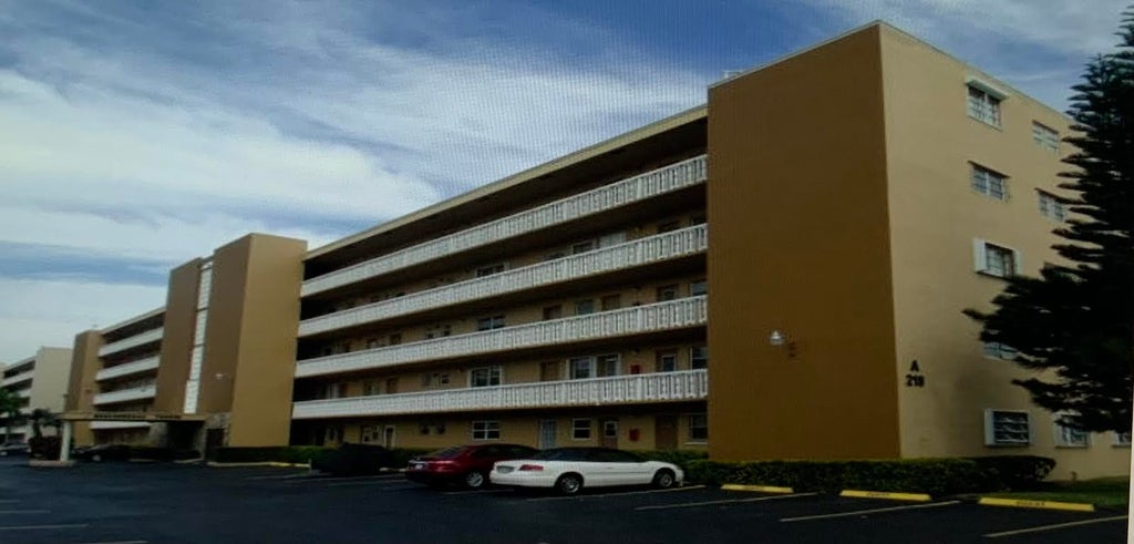 Photo of 219 NE 14th Avenue #407, Hallandale Beach, FL 33009 (MLS # R11133426)