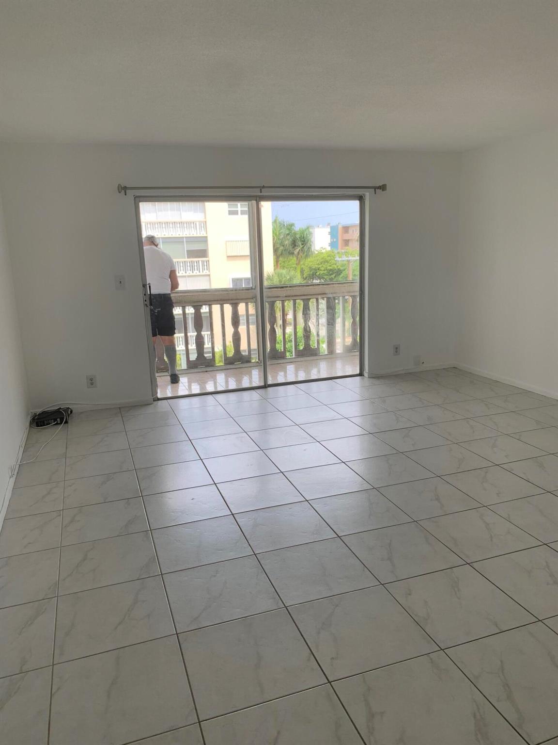 MEADOWBROOK TOWERS CONDO - Residential
