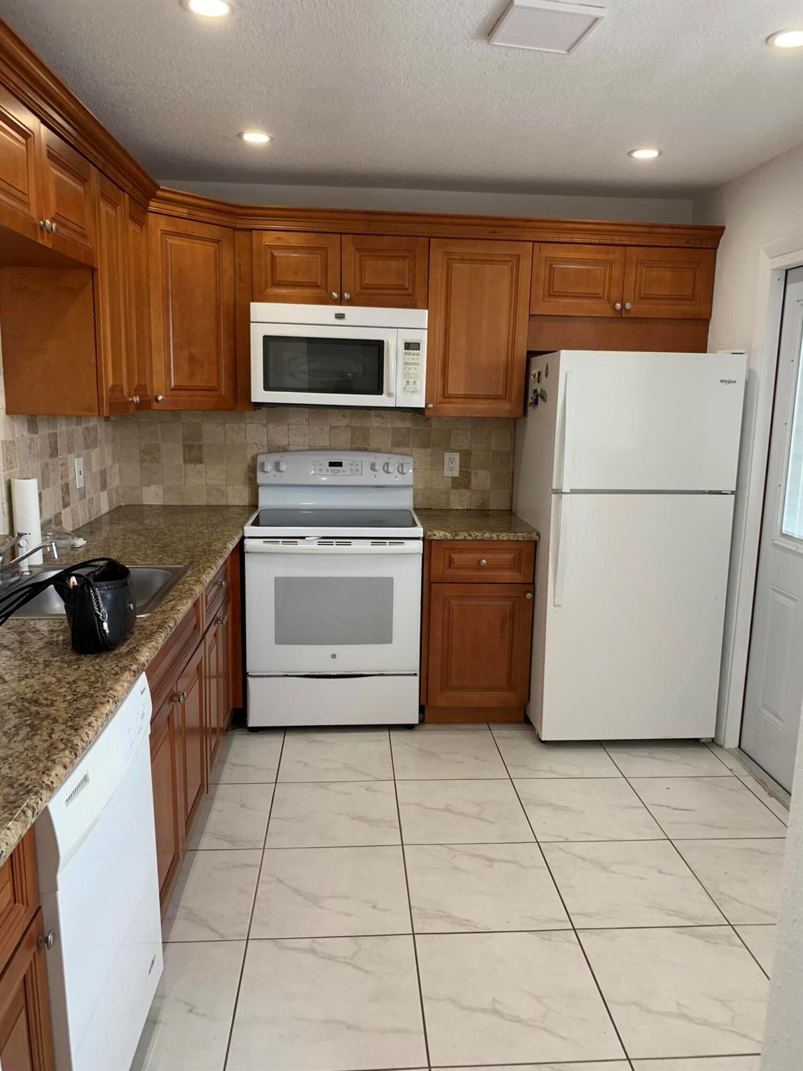 MEADOWBROOK TOWERS CONDO - Residential