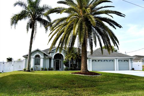 Photo of 830 SW College Park Road, Port Saint Lucie, FL 34953 (MLS # R10949781)