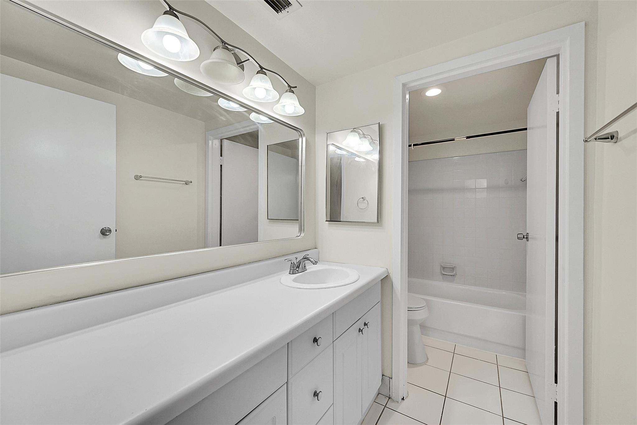 Greenglades Condo IV - Residential Lease