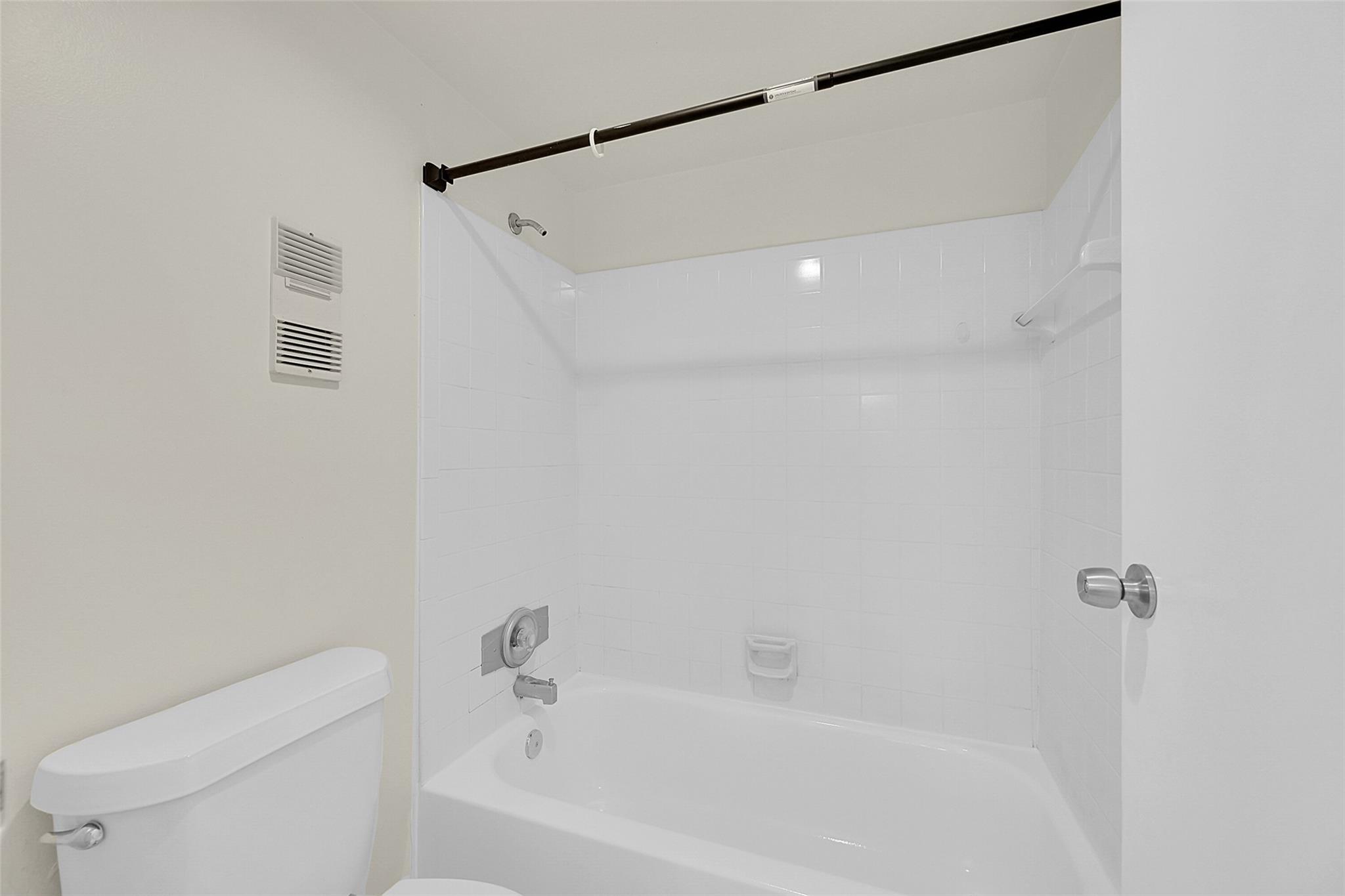 Greenglades Condo IV - Residential Lease