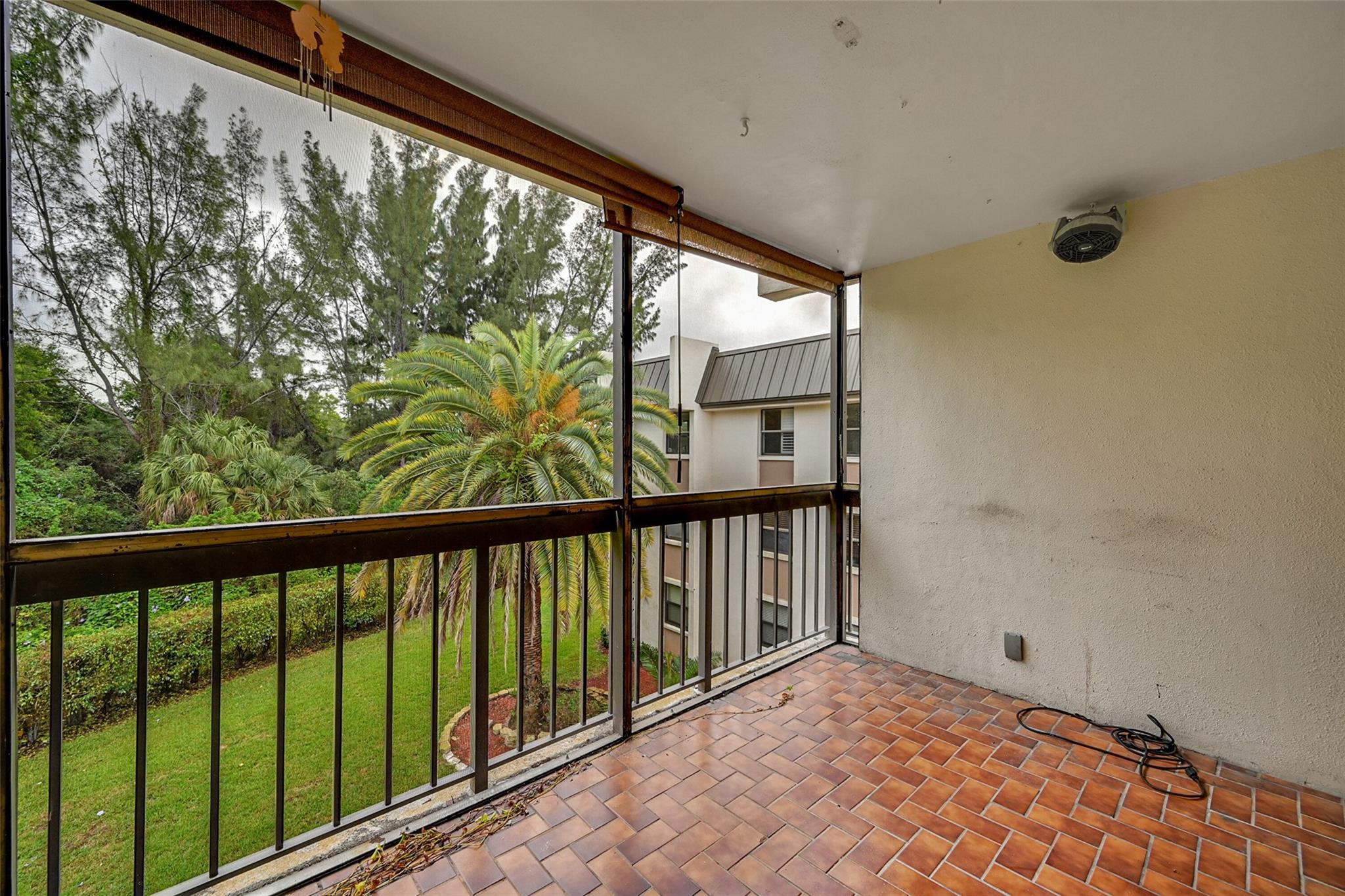 Greenglades Condo IV - Residential Lease