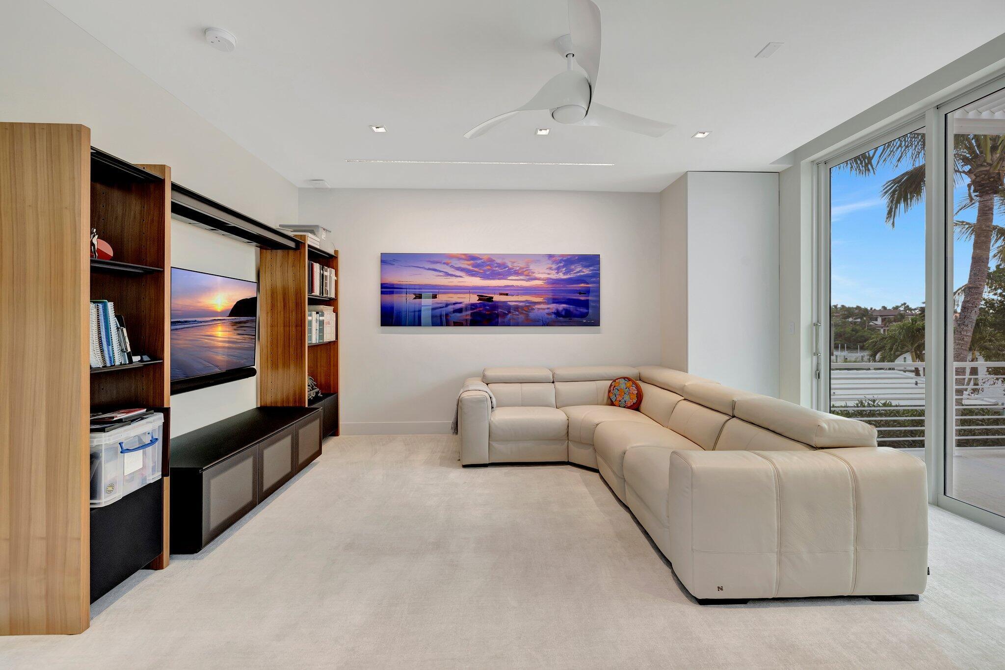 SAILFISH POINT - Residential