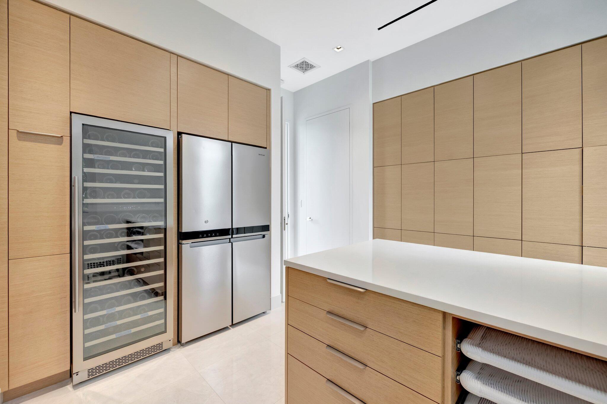 SAILFISH POINT - Residential