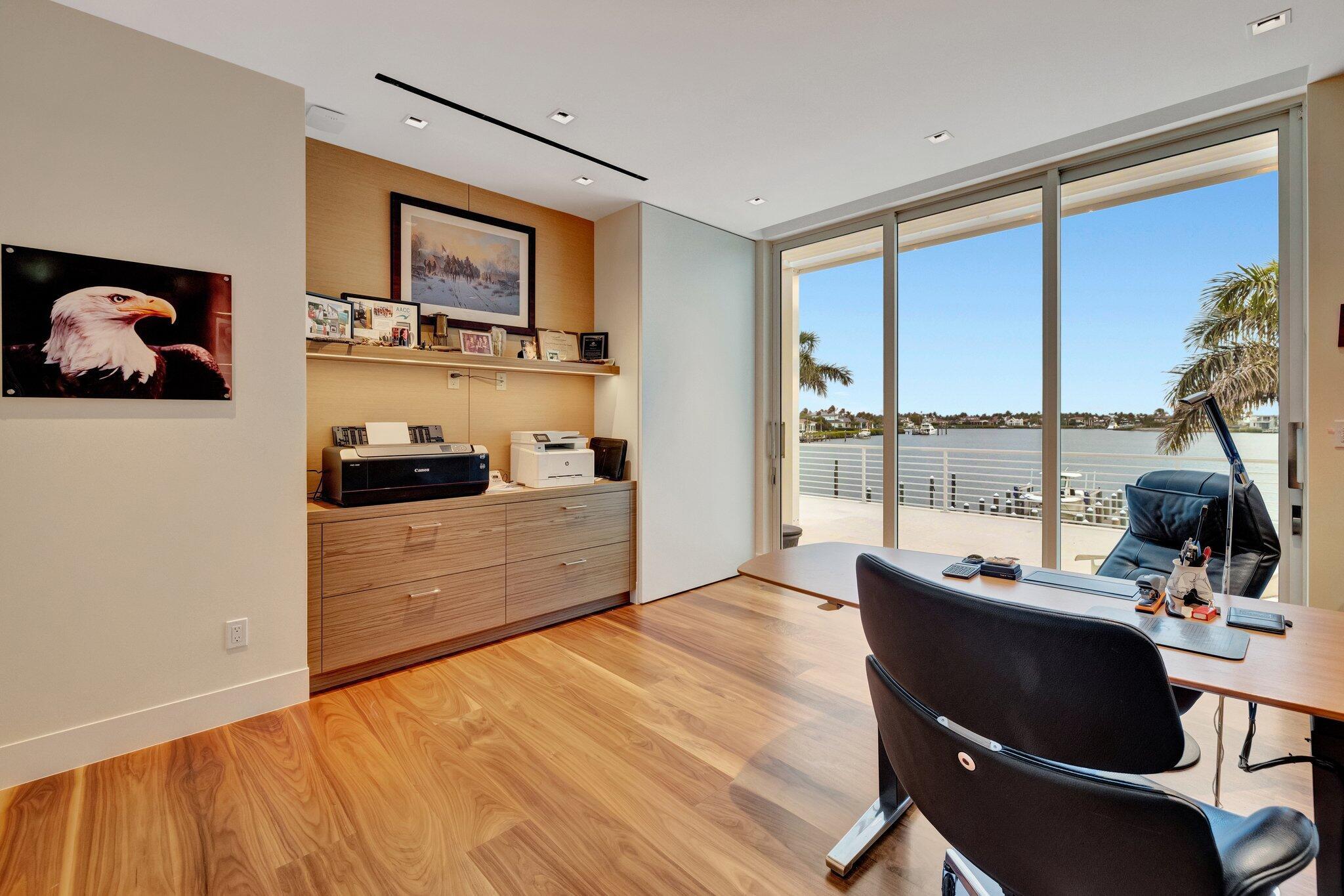 SAILFISH POINT - Residential