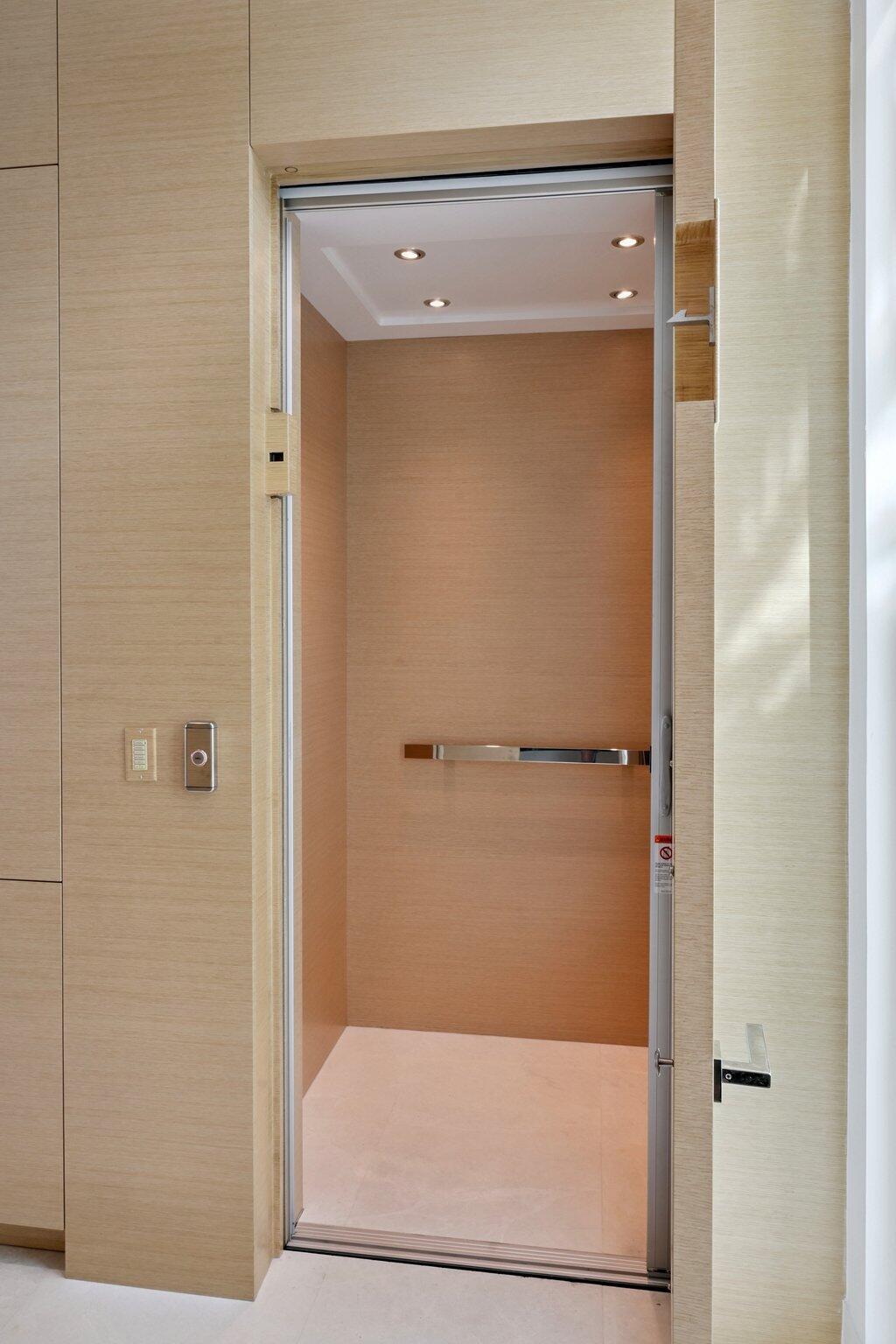 SAILFISH POINT - Residential