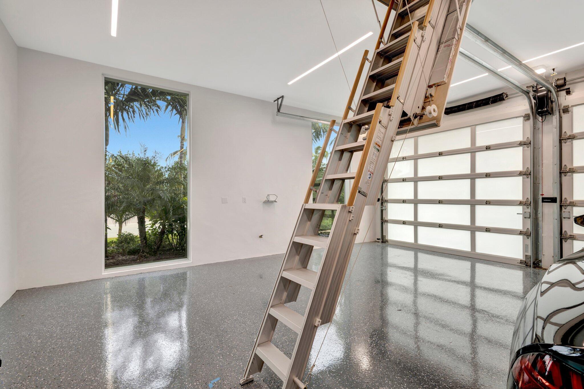 SAILFISH POINT - Residential