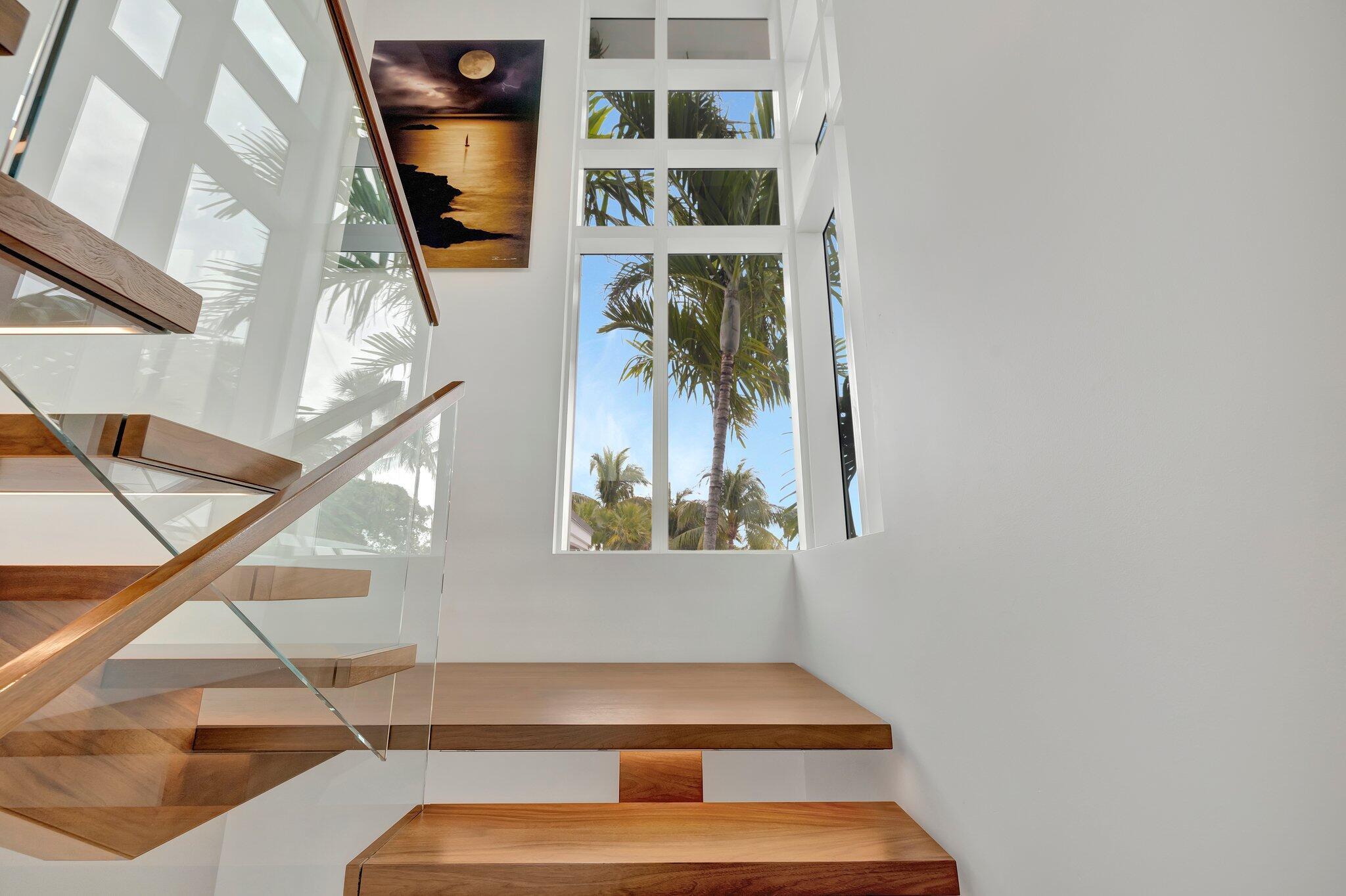 SAILFISH POINT - Residential