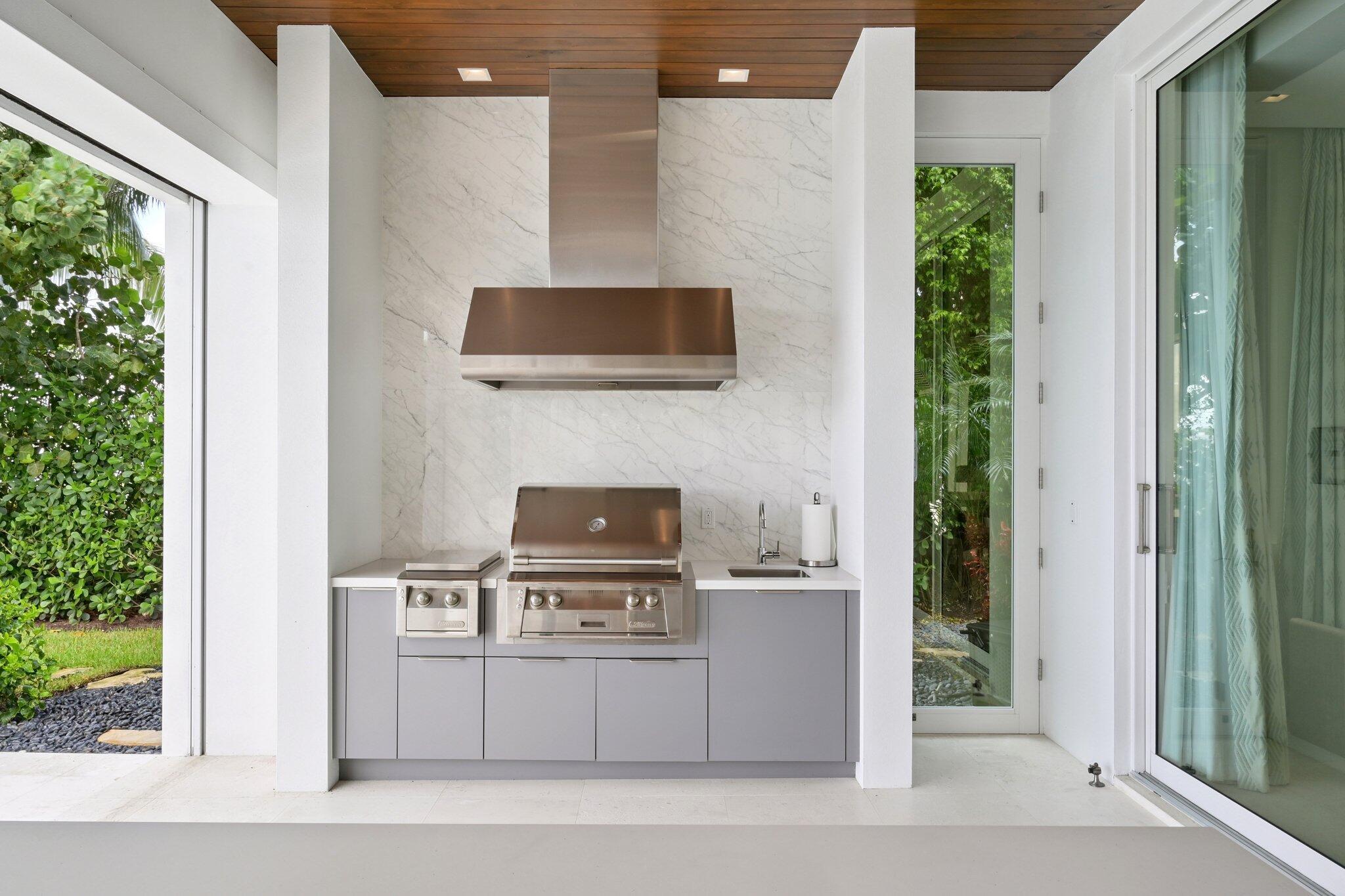 SAILFISH POINT - Residential