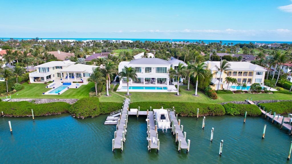 Photo of 6900 SE Harbor Circle, Stuart, FL 34996 (MLS # R11130822)